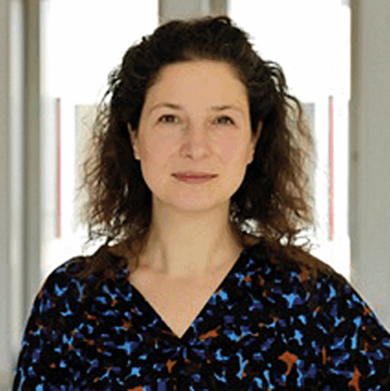 Miranda Leontowitsch   .